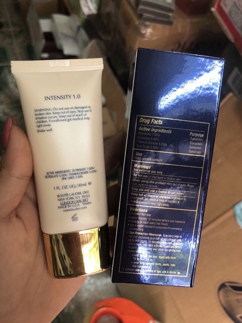 Kem trang điểm dưỡng ẩm Estee Lauder Double Wear All Day Glow BB Moisture Makeup SPF 30 Màu da sáng tự nhiên