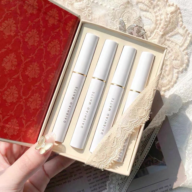 Bộ Son 4 Cây Kem Lì DAISHIAO LOOK BOOK Ren Lụa Set Son Nội Địa Trung Quyển Vở LIPGLOSS MATTE VELVET Cao Cấp | BigBuy360 - bigbuy360.vn