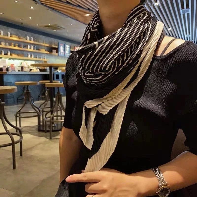 Khăn choàng cổ xếp li vải thun size 90x90cm