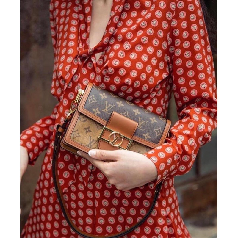 Túi Eo vi Daupin Công sở size 22-25cm kèm hộp loại đẹp | BigBuy360 - bigbuy360.vn