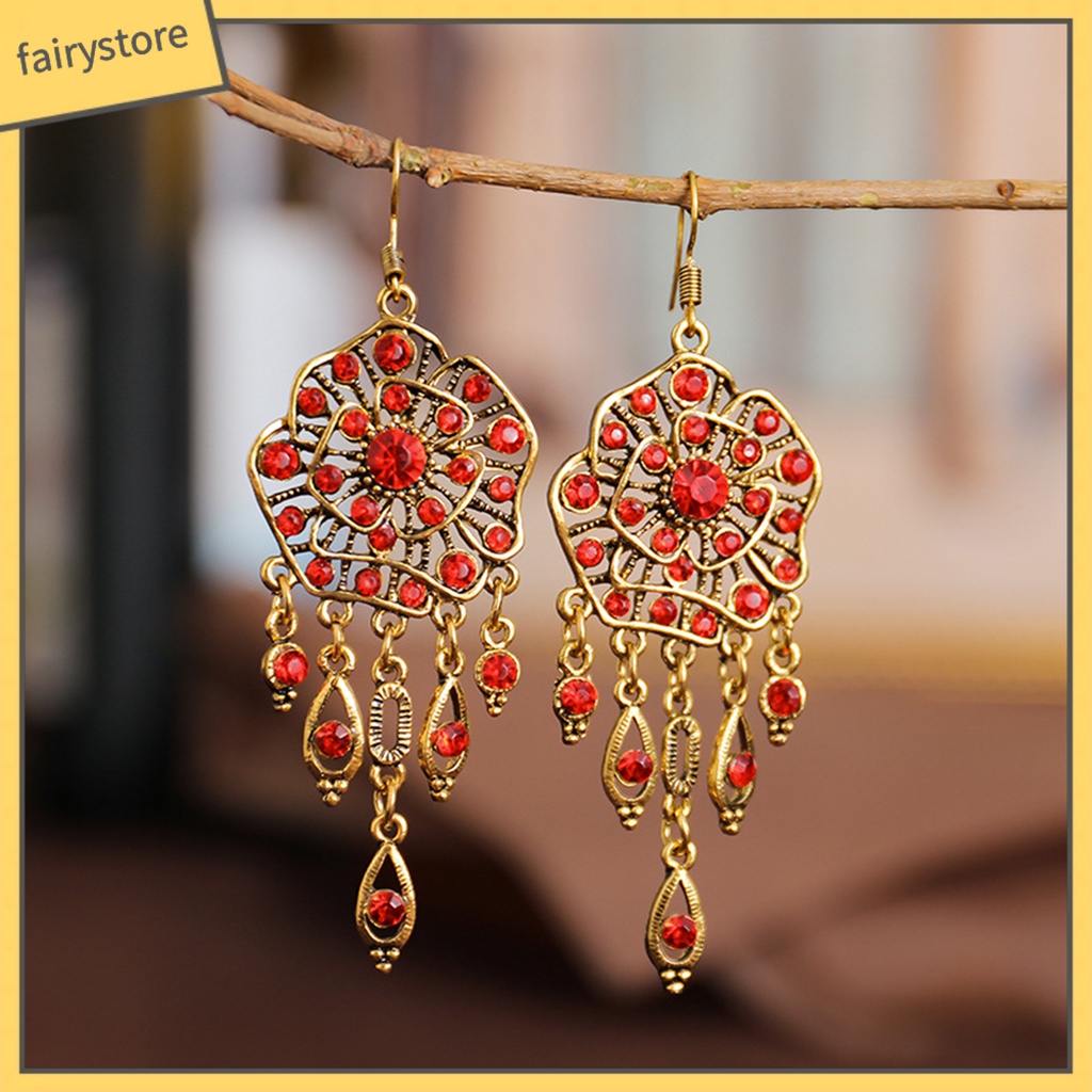 Khuyên tai dáng dài tạo hình độc đáo dành cho nữ