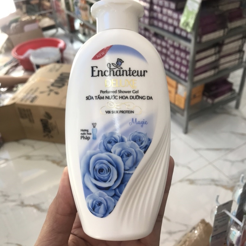 Sữa tắm nước hoa dưỡng da Enchanteur Magic 180g