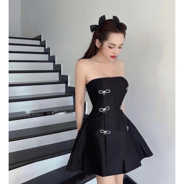 Váy cúp  nơ đá 🖤