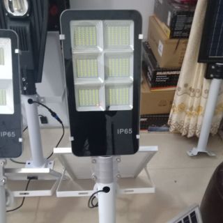 . đèn đường năng lượng mặt trời 150w