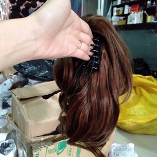 Tóc ngoặm xoăn ngắn