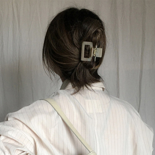 Kẹp Tóc Hình Vuông Đơn Giản Cho Nữ