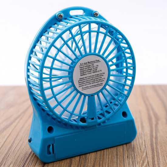 Quạt mini 3 tốc độ cực mát kèm pin sạc(Giao Màu Ngẫu Nhiên) ( hàng sẵn )