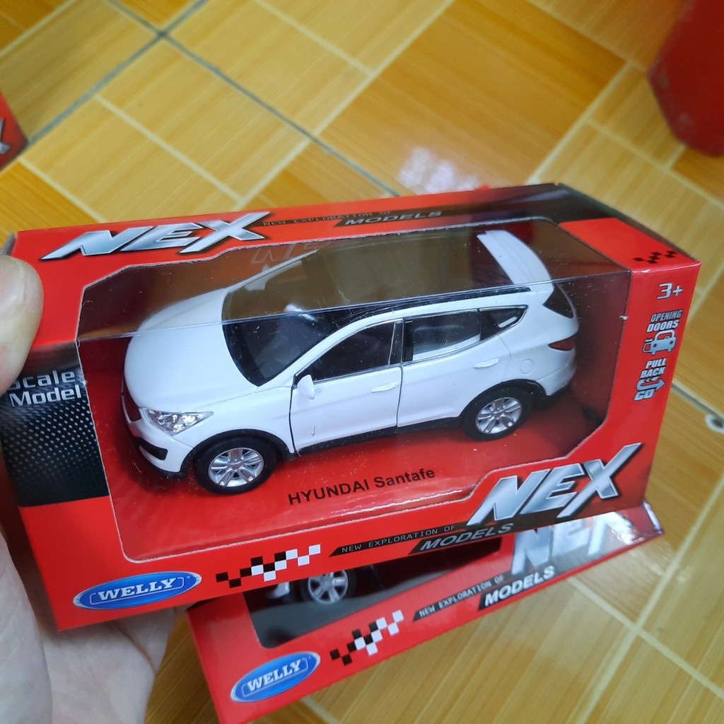 Xe mô hình ô tô Santafe ,camry, Range rover , mercedes mini tỉ lệ 1:36 bằng kim loại hãng Welly xe đồ chơi trẻ em