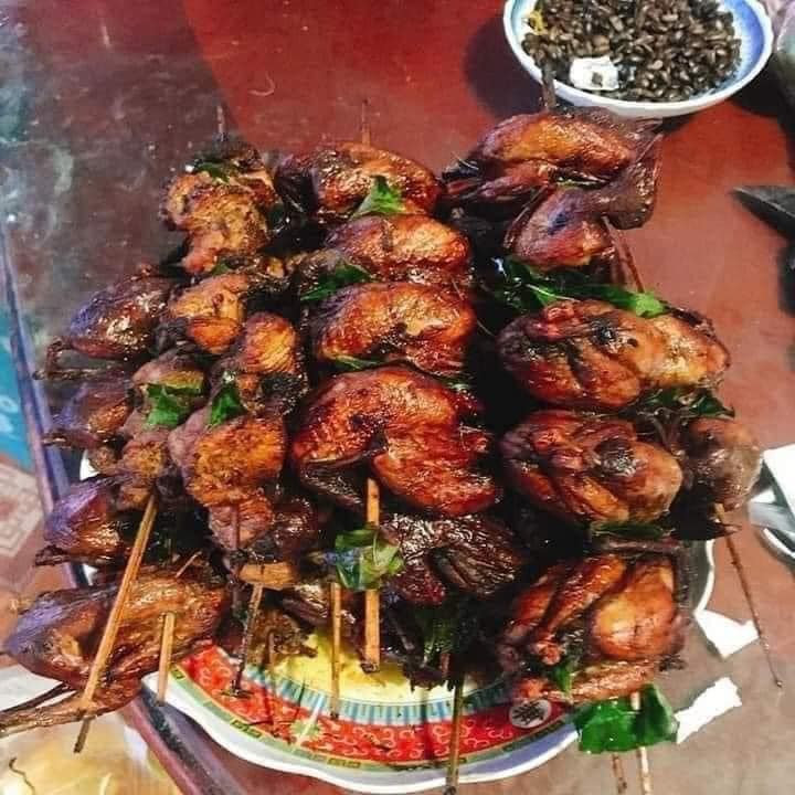 Chim cút ướp lá móc mật khay 10 con