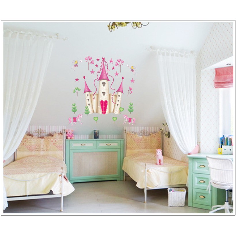 Decal dán tường lâu đài màu hồng và tim nhỏ