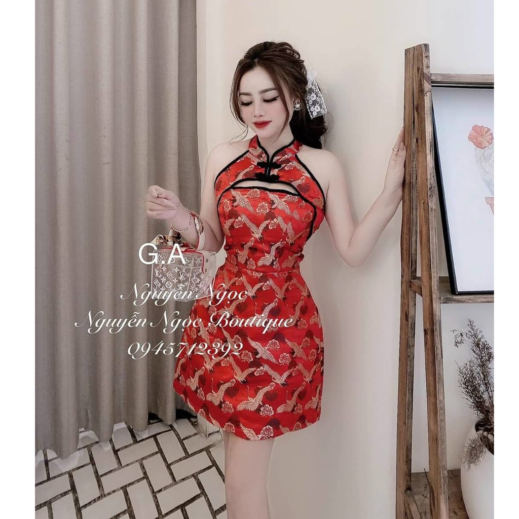 Đầm sườn xám cổ yếm hạo tiết xịn xò