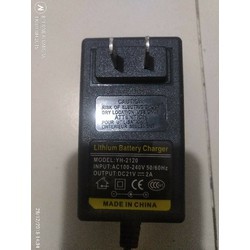 Sạc pin máy khoan 21V-2A