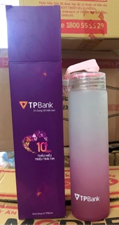 Bình thuỷ tinh đựng nước