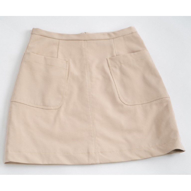 Chân váy chữ A có túi thời trang GAGO A-line pocket-front mini skirt màu kem GO3494