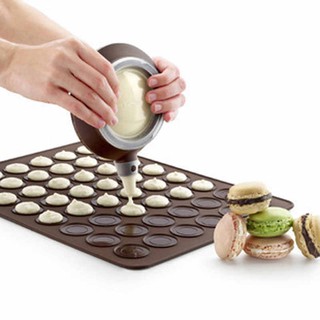 Tấm Macaron Silicon 48 ô