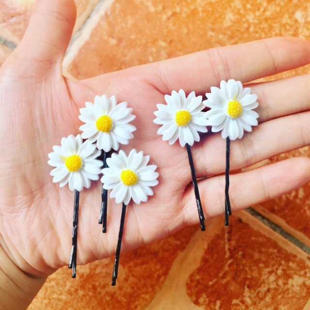 Kẹp tăm hoa cúc, dây buộc tóc, huy hiệu hoa cúc