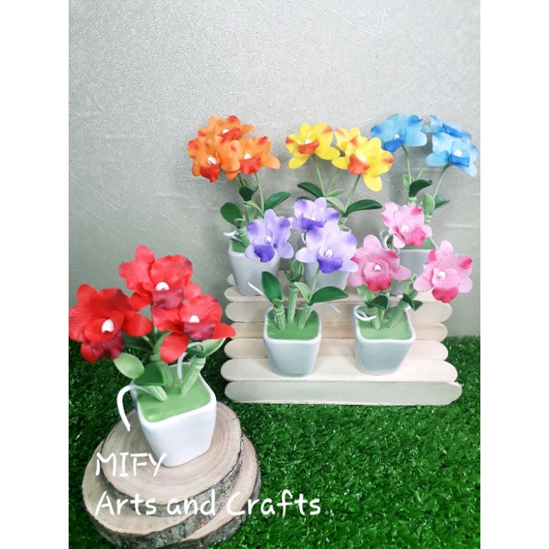 HOA ĐẤT SÉT: Chậu hoa lan hoàng hậu mini