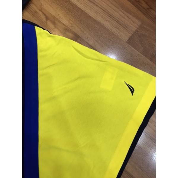 Thun có cổ Nautica