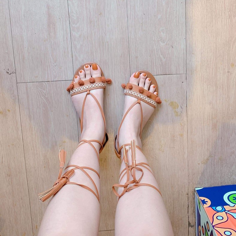 Giày sandal chiến binh thổ cẩm cột dây tua rua - Boho Vintage Style