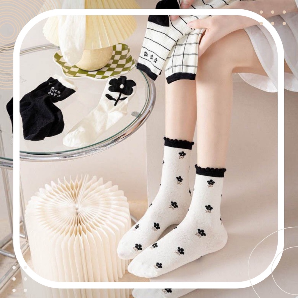 TẤT VỚ CỔ CAO NỮ HỌA TIẾT HOA TRẮNG ĐEN CỔ ĐIỂN