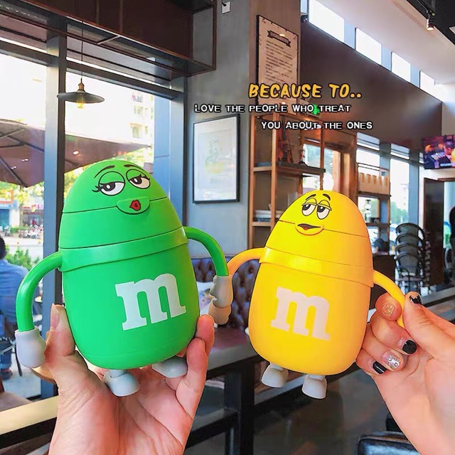 Bình nước cho bé phiên bản kẹo M&M