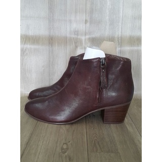 Thanh lý boot da Clarks da thật new