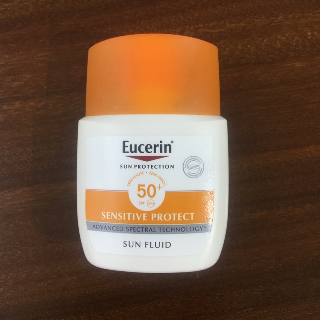 Kem chống nắng eucerin