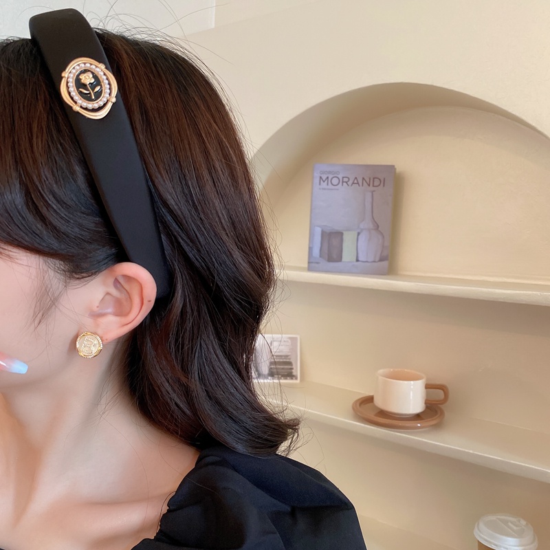 Cài tóc DREJEW bằng vải xốp đính ngọc trai đầu lâu thời trang Pháp cổ điển