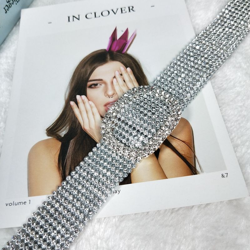 Thắt Lưng Đính Đá Kim Cương Lấp Lánh Đa Năng Thời Trang Kèm Chân Váy Jean Cho Nữ