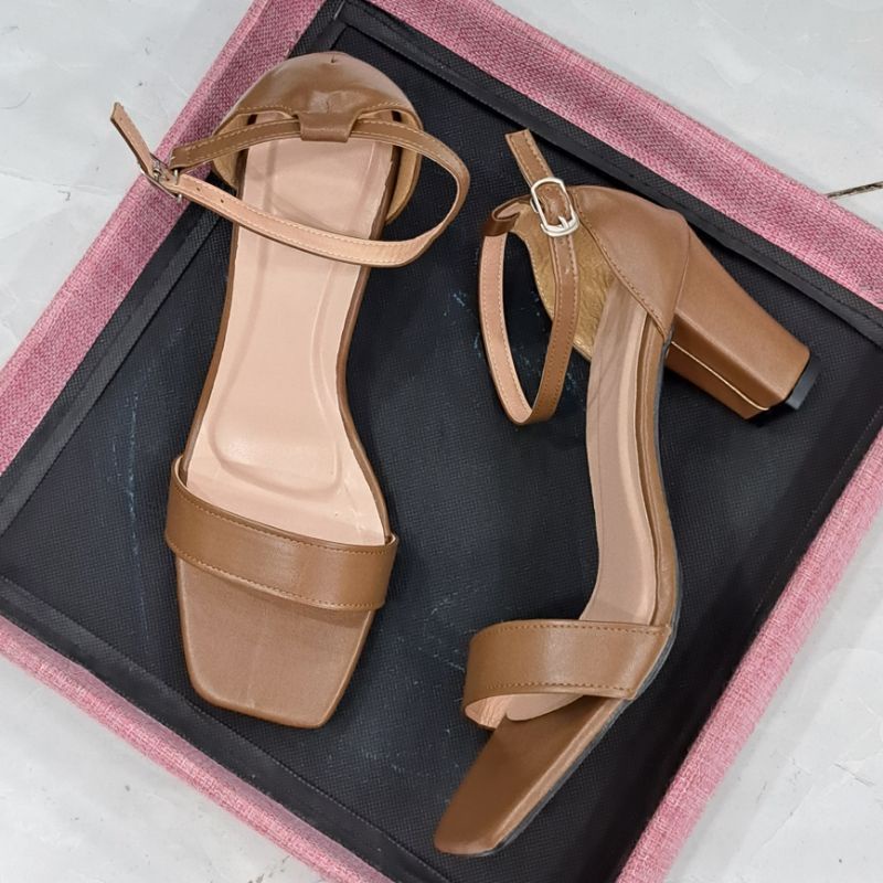 Giày sandal cao gót big size nữ 40 41 42 quai ngang thời trang gót vuông mũi vuông cao  7 phân