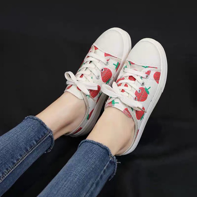 Giày sục quả dâu