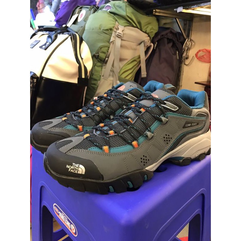 GIÀY LEO NÚI CHỐNG NƯỚC