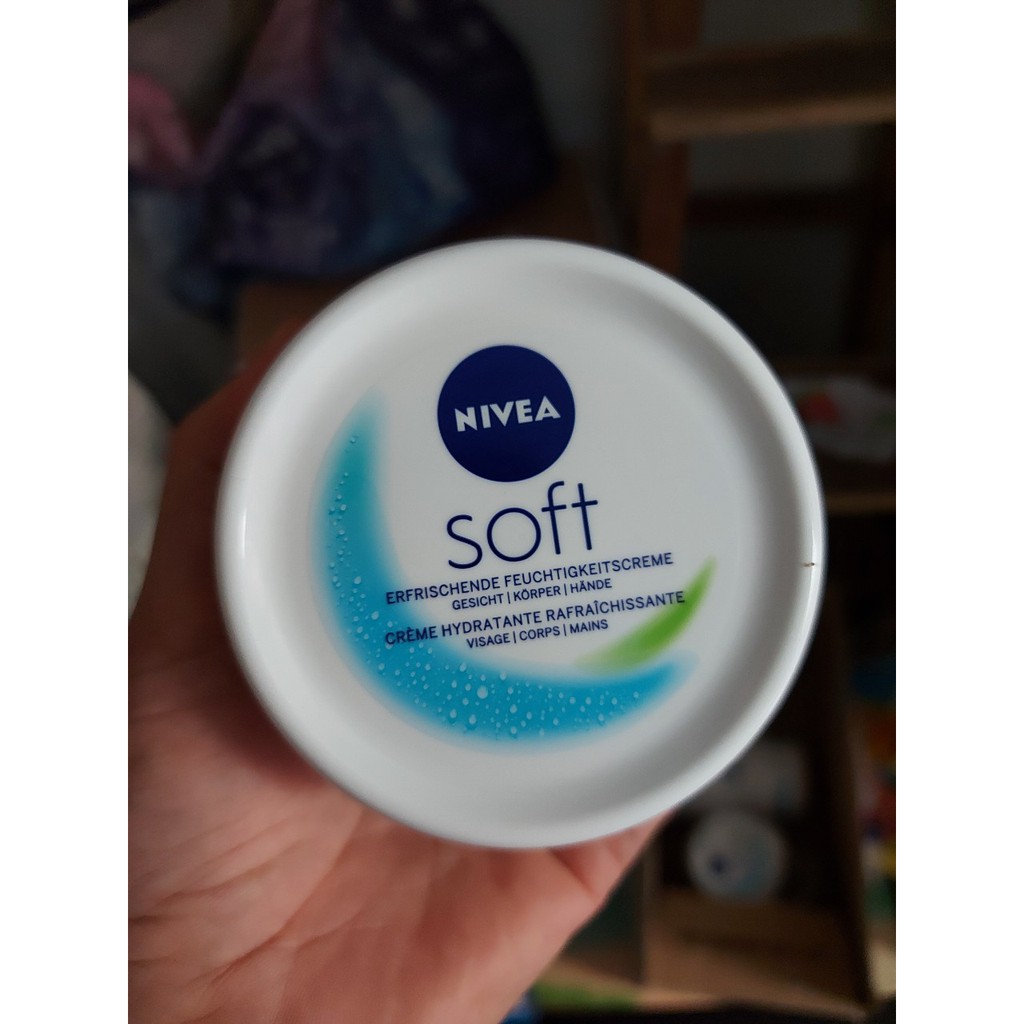 Kem dưỡng da Nivea Soft 200ml dưỡng ẩm chống nẻ chống khô mốc.