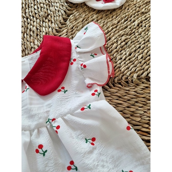 Body cherry đỏ tặng kèm phụ kiện cho bé