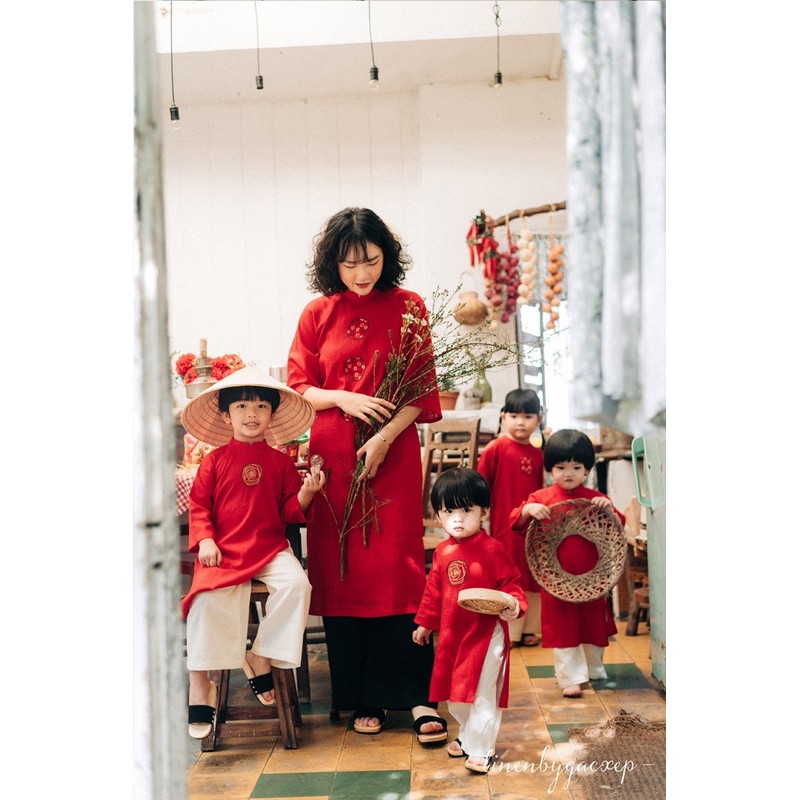 Áo dài linen thêu tay Ý