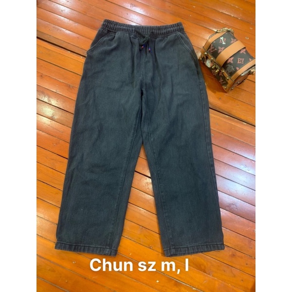 quần jeans 2hand (khách vui lòng gửi mẫu qua tin nhắn giúp em)