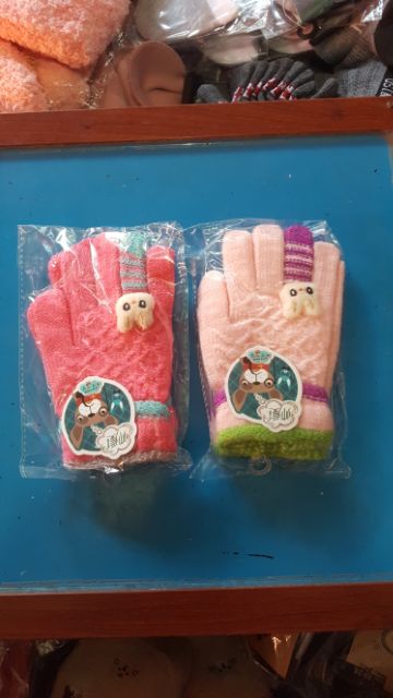 Găng tay cho bé gái