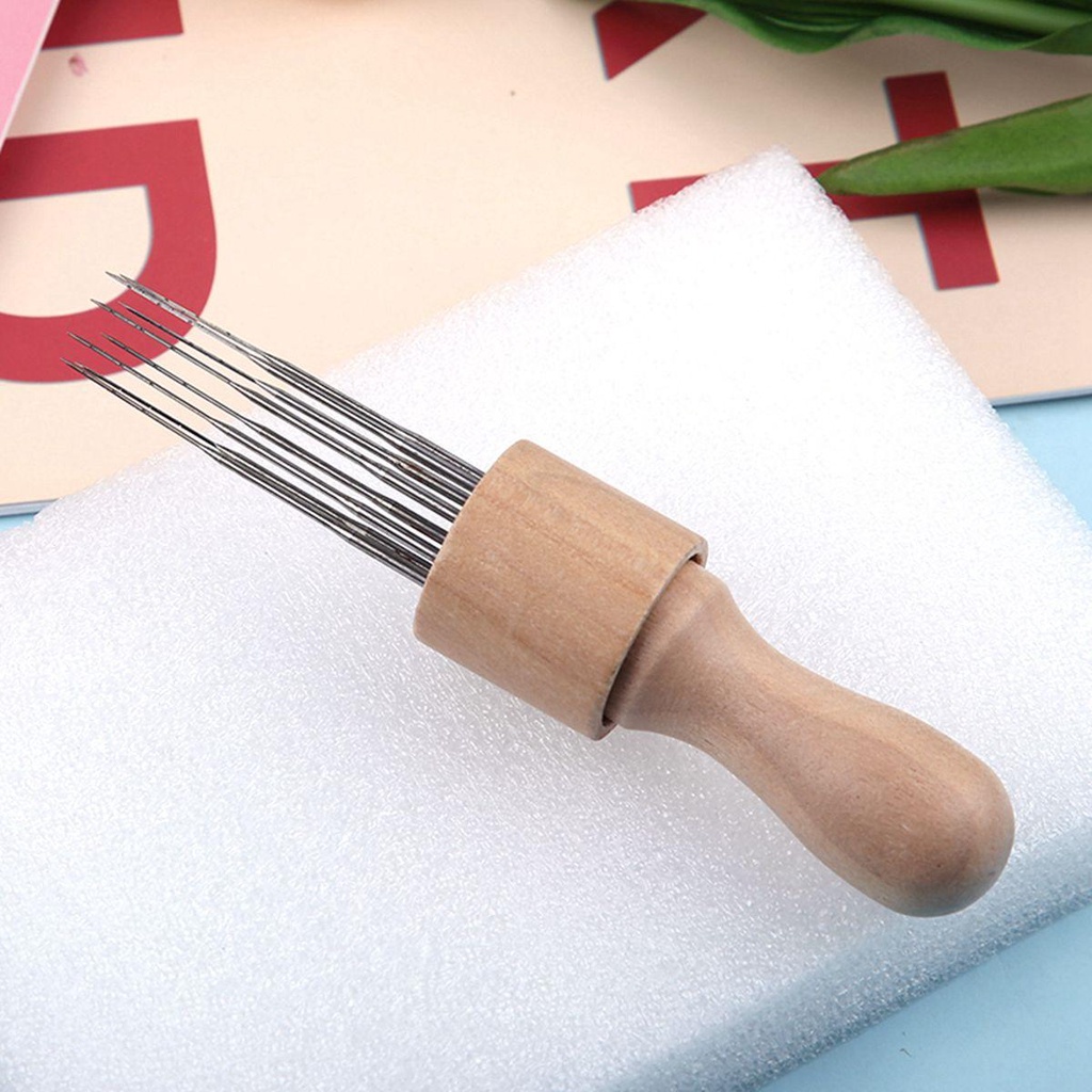 Dụng Cụ Đục Lỗ Kim Loại Với Tay Cầm Bằng Gỗ Bền Bỉ