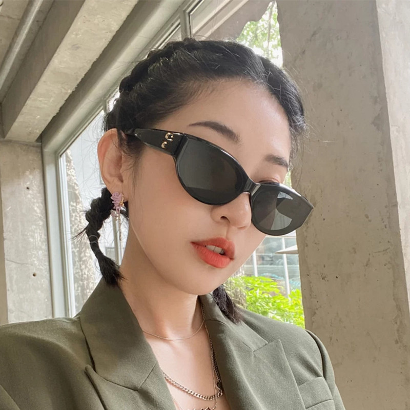 Kính mát kiểu dáng mắt mèo phong cách cổ điển thời trang Hàn Quốc