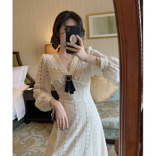 ĐẦM REN CỔ V DÀI TAY