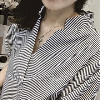 ÁO SƠ MI CỔ V CÚC SAU