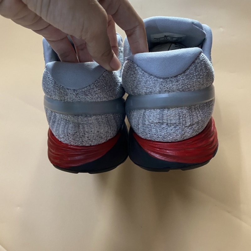 Giày chính hãng đã qua sử dụng