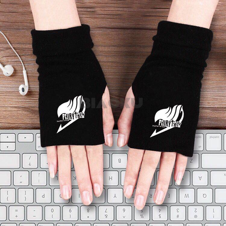 Mới Găng Tay Cotton Hóa Trang Nhân Vật Trong Phim Attack on Titan