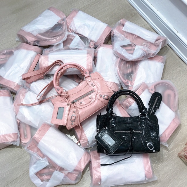 Túi Balenciga da cá sấu ảnh thật