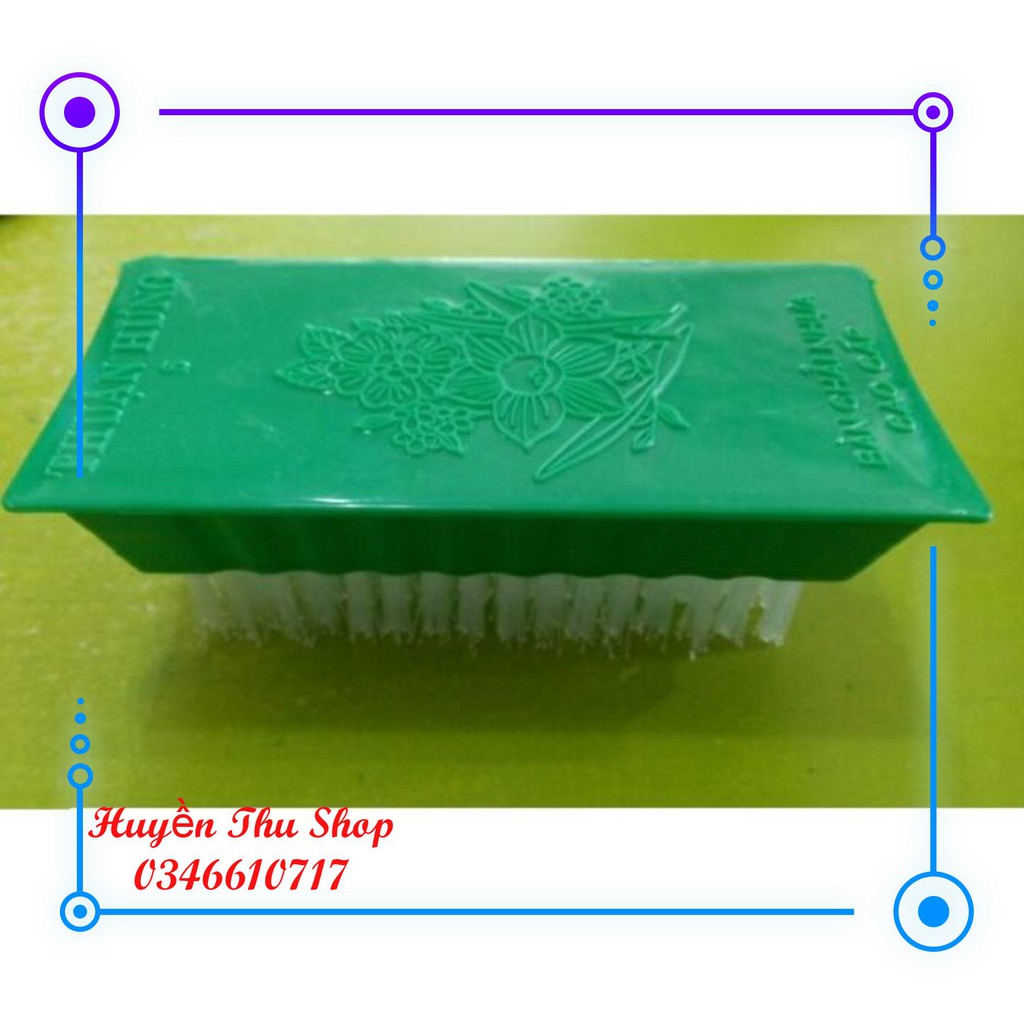 2 chiếc bàn chải giặt đồ