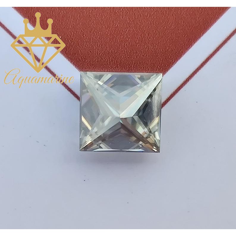 Kim cương nhân tạo Moissanite Princess màu xám