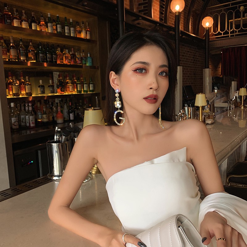 Bông tai mạ vàng thiết kế bất đối xứng đính pha lê hình chữ G_M1099