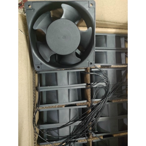 Quạt thông gió  220v 12cm