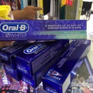 Kem đánh răng Oral B - 3D White - Hàng Úc xách tay