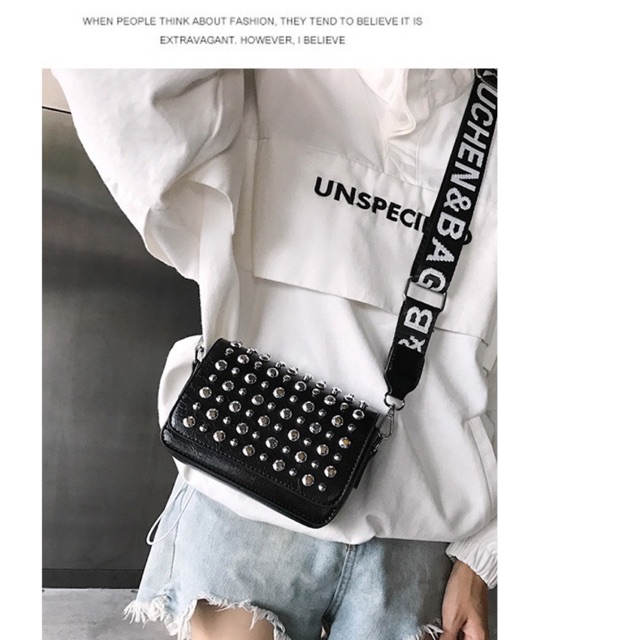 Túi đinh thoi trang